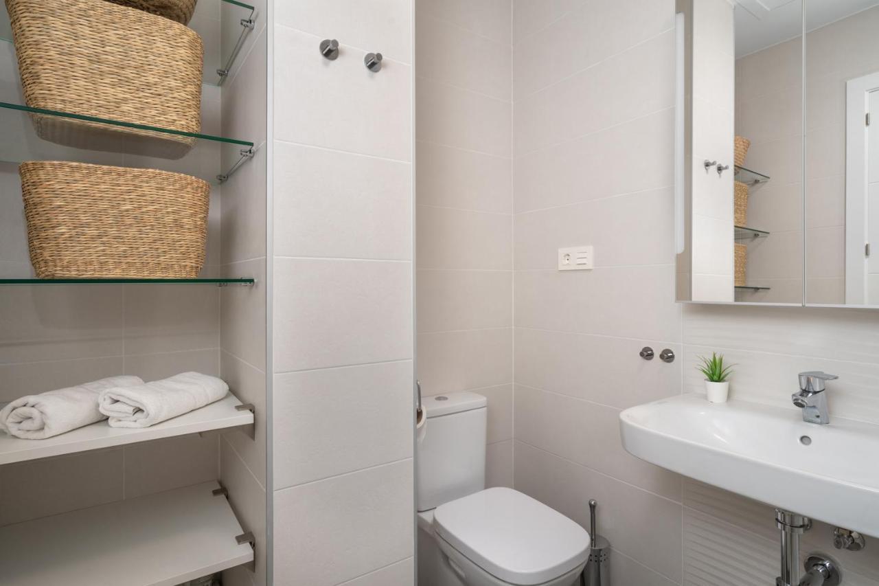Central Family Accomodation In Fuengirola By Costarentals - Ref 111 Exterior photo